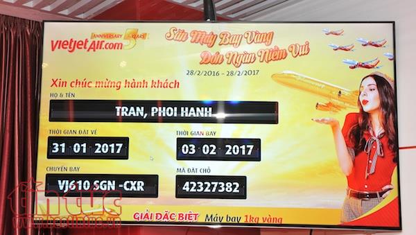 Hành khách đầu tiên trúng 1 kg vàng khi bay Vietjet ảnh 1